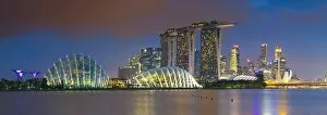 Images Dated 1st February 2017: Gardens by the Bay and Marina Bay Sands Hotel, Singapore