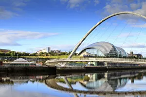 Images Dated 14th September 2017: Gateshead and the river Tyne, views of the Tyne river, view of the Millennium Bridge