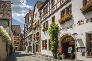 Georgengasse in the old town of Rothenburg ob der Tauber, Middle Franconia, Bavaria Georgengasse in the old town of Rothenburg ob der Tauber, Middle Franconia, Bavaria