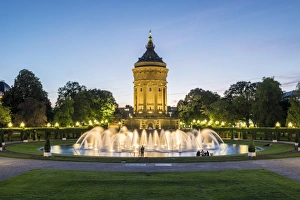 Images Dated 10th May 2017: Germany, Baden-Wurttemberg, Mannheim. Friedrichsplatz and the Mannheimer Wasserturm