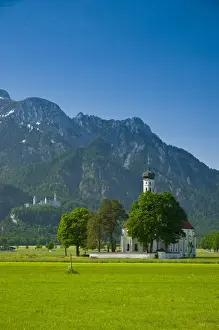 Germany, Bavaria (Bayern), Neuschwanstein Castle and Kolomanskirche