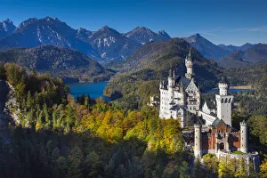 Germany, Bavaria, Hohenschwangau, Schloss Neuschwanstein castle, elevated view, fall