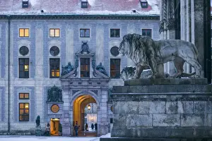 Residenz Prints: Germany, Bavaria, Munich, lion of the Feldherrnhalle monument with the Residenz, evening