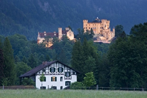 Images Dated 28th May 2008: Germany, Bayern / Bavaria, Deutsche Alpenstrasse, Schwangau, Schloss Hohenschwangau