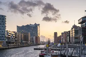 Germany, Hamburg, HafenCity. Elbphilharmonie (Elbe Philharmonic Hall) concert hall