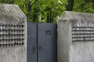 Images Dated 9th September 2008: Germany, Hessen, Frankfurt-am-Main, Jewish cemetery, gates