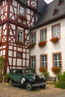 Germany, Hessen, Rudesheim, Nash classic car outside Siegfrieds Mechanical Music