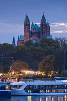 Images Dated 29th July 2015: Germany, Rheinland-Pfalz, Speyer, Dom cathedral, from Rhein River, dusk