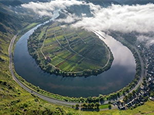 Curve Prints: Germany, Rhineland Palatinate, Mosel river, Bremm village