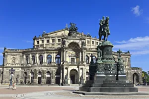 Germany, Saxony, Dresden, Old Town, Theaterplatz, Semperoper Opera House
