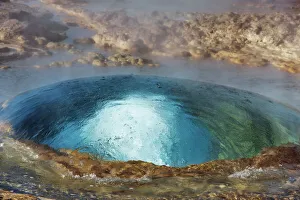 Geyser Strokkur erupting - Iceland, Southern Region, Haukadalur, Strokkur