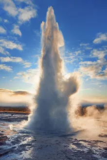 Geyser Strokkur erupting - Iceland, Southern Region, Haukadalur, Strokkur