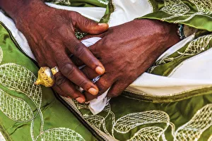 Jewellery Prints: Ghana, Kumasi, Akwasidae festival. Colorful dresses and gold jewellery esposed