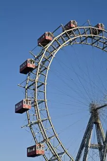 Images Dated 27th August 2007: Giant Ferris Wheel