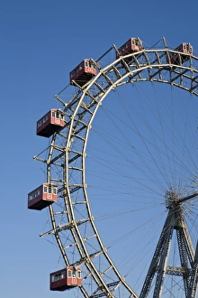 Images Dated 27th August 2007: Giant Ferris Wheel