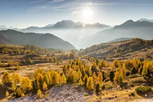 Images Dated 30th August 2018: Giau pass in the warm autumn colors, Colle Santa Lucia, Belluno district, Veneto, Italy