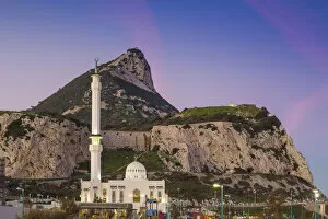 Images Dated 14th January 2019: Gibraltar, Europa Point, Mosque of the Two custodians infront of the Rock of Gibraltar