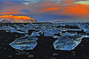 Glacial lake with icebergs Jokulsarlon, Iceland