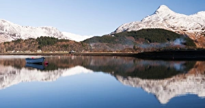 Images Dated 17th December 2009: Glencoe village on Loch Leven, Glencoe, Scotland, UK