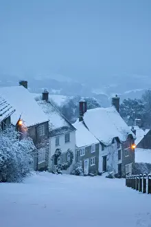 Gold Hill in winter, Shaftesbury, Dorset, England, UK