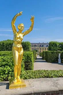 Images Dated 20th July 2022: Golden statues in the gardens of Schloss Herrenhausen, Hannover, Lower Saxony, Germany