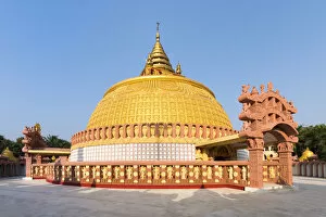 Images Dated 24th February 2017: Golden Stupa of a buddhist temple in Mandalay, Myanmar
