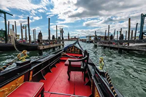 Ancient Building Prints: A gondola approaching the lagoon of Venice