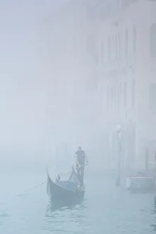 Images Dated 8th February 2023: Gondola on the Grand Canal, Venice, Veneto, Italy