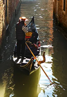 Venice Prints: Gondola on the Rio dei Meracoli, Venice, Veneto, Italia, Europe