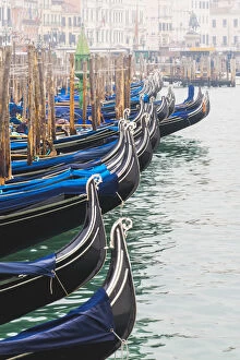 Images Dated 16th January 2018: Gondolas in the mist on St Marks waterfront, Venice, Veneto, Italy