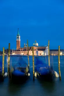 Images Dated 4th April 2011: Gondolas & San Giorgio Maggiore, Venice, Veneto, Italy