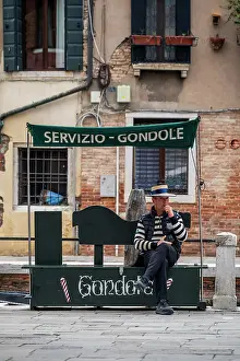 Venezia Prints: Gondolier, Venice, Veneto, Italy