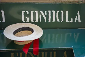 Images Dated 3rd October 2016: Gondoliers straw hat, Venice, Veneto, Italy