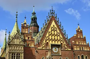 The gothic Old Town Hall (Stary Ratusz) at the Rynek (Market Square)