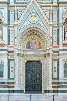 Gothic Revival faAA┬ºade of Florence Cathedral (Duomo di Firenze)