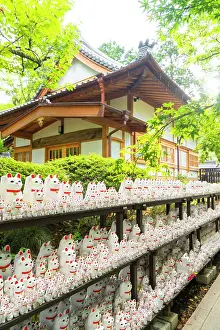 Cats Prints: Gotokuji temple near Tokyo, Japan - home to thousands of manekineko cat statues