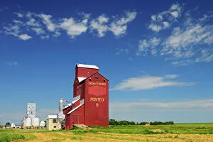 Prairie Sentinel Collection: Grain elevators Ponteix Saskatchewan, Canada