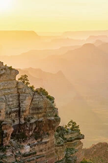 Images Dated 21st September 2023: Grand Canyon at sunset, Yaki Point, Grand Canyon National Park, Arizona, USA
