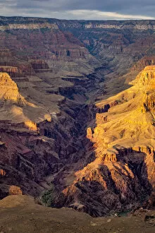 Images Dated 7th January 2020: Grand Canyon at sunset, Yavapai Point, Grand Canyon National Park, Arizona, USA