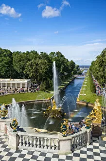 Images Dated 15th April 2016: The Grand Cascade of the Peterhof Palace, Petergof, Saint Petersburg, Russia