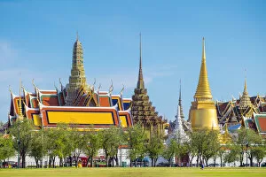 Images Dated 1st April 2016: Grand Palace and Wat Phra Kaew, Bangkok, Thailand