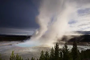 Grand Prismatic Spring, Midway Geyser Basin, Yellowstone National Park, Wyoming, USA