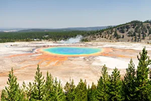 Grand Prismatic Spring, Yellowstone National Park, Wyoming, USA