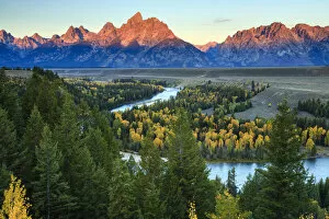 Images Dated 2nd March 2020: Grand Teton mountain range from Snake River Overlook at sunrise