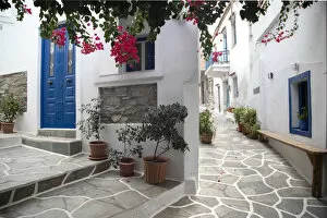 Images Dated 7th September 2018: Greece, Cyclades Islands, Kythnos, Dryopida Historic town