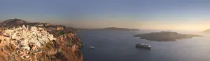 Greece, Cyclades, Santorini, Fira (Thira) and Santorini Caldera