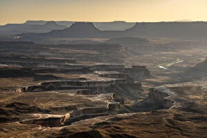 Images Dated 7th January 2020: Green River Overlook before sunset, Canyonlands National Park, Utah, USA