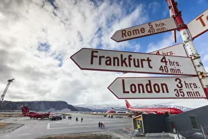 Airport Gallery: Greenland, Kangerlussuaq, Kangerlussuaq International Airport, Greenland s