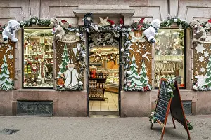 Grand Est Prints: Groceries store adorned with christmas decorations