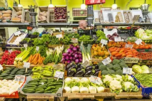 Images Dated 3rd June 2019: Grocers shop, Bologna, Emilia-Romagna, Italy